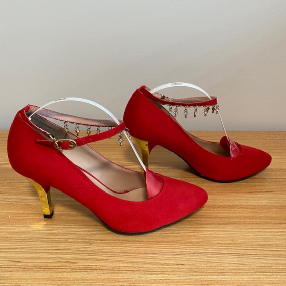 DAPHNE Dress Pumps Gold Tone Heels Ankle Strap Elegant Formal Size 7 US